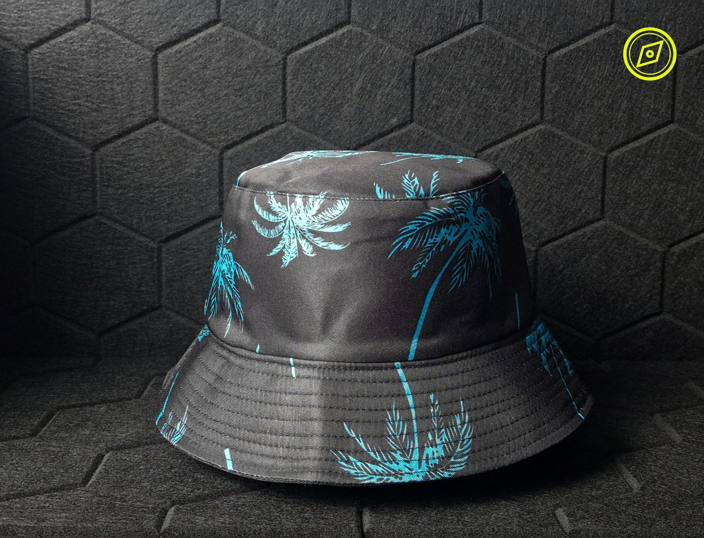 Buckethat bleu palm